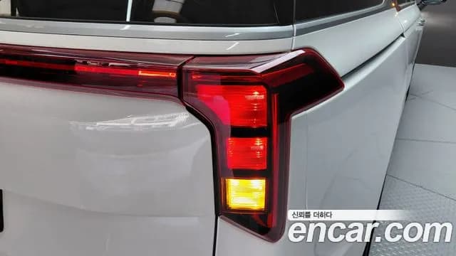 2024 Kia The New Carnival 4th Gen Gasoline 9-Seater Prestige Sold VIN KNANB813BRS408945 – photo 28 2024 Kia The New Carnival 4th Gen Gasoline 9-Seater Prestige Sold VIN KNANB813BRS408945 – photo 28