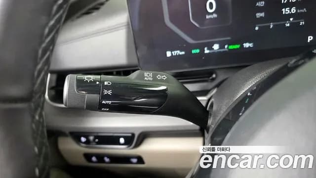 2025 Kia The New Carnival 4th Gen HEV 9 seater Prestige Sold VIN KNANB81ABSS019374 – photo 25 2025 Kia The New Carnival 4th Gen HEV 9 seater Prestige Sold VIN KNANB81ABSS019374 – photo 25