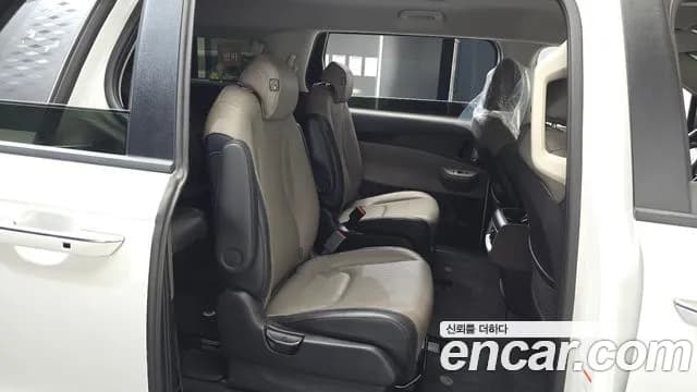 2025 Kia The New Carnival 4th Gen HEV 9 seater Prestige Sold VIN KNANB81ABSS022058 – photo 14 2025 Kia The New Carnival 4th Gen HEV 9 seater Prestige Sold VIN KNANB81ABSS022058 – photo 14