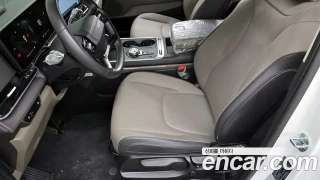 2025 Kia The New Carnival 4th Gen HEV 9 seater Prestige Sold VIN KNANB81ABSS083305 – interior seats 2025 Kia The New Carnival 4th Gen HEV 9 seater Prestige Sold VIN KNANB81ABSS083305 – interior seats