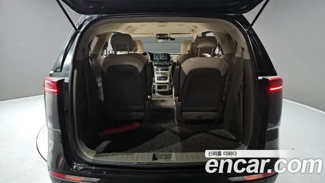 2021 Kia Carnival 4Generation 9-Seater Prestige Sold VIN KNANB81BBMS014833 – trunk area 2021 Kia Carnival 4Generation 9-Seater Prestige Sold VIN KNANB81BBMS014833 – trunk area