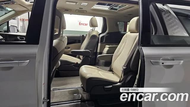 2023 Kia Carnival 4Generation Gasoline 7-Seater Outdoor Sold VIN KNANC813BPS212116 – photo 12 2023 Kia Carnival 4Generation Gasoline 7-Seater Outdoor Sold VIN KNANC813BPS212116 – photo 12