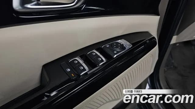 2023 Kia Carnival 4th Gen Gasoline 7-Seater Noblesse Sold VIN KNANC813BPS332628 – trunk area 2023 Kia Carnival 4th Gen Gasoline 7-Seater Noblesse Sold VIN KNANC813BPS332628 – trunk area