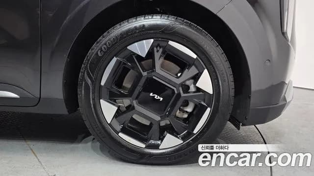 2025 Kia The New Carnival 4th Gen Gasoline 9-Seater Noblesse Sold VIN KNANC813BSS485395 – side profile 2025 Kia The New Carnival 4th Gen Gasoline 9-Seater Noblesse Sold VIN KNANC813BSS485395 – side profile
