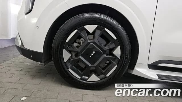 2025 Kia The New Carnival 4th Gen Gasoline 9-Seater Hi Limousine (7-seater Limousine(Special vehicle) Sold VIN KNANC813BSS490541 – exterior detail 2025 Kia The New Carnival 4th Gen Gasoline 9-Seater Hi Limousine (7-seater Limousine(Special vehicle) Sold VIN KNANC813BSS490541 – exterior detail