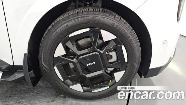 2026 Kia The New Carnival 4th Gen Gasoline 9-Seater Noblesse Sold VIN KNANC813BTS594360 – exterior detail 2026 Kia The New Carnival 4th Gen Gasoline 9-Seater Noblesse Sold VIN KNANC813BTS594360 – exterior detail