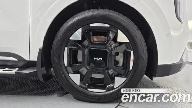 2026 Kia The New Carnival 4th Gen Gasoline 9-Seater Noblesse Sold VIN KNANC813BTS606851 – rear exterior 2026 Kia The New Carnival 4th Gen Gasoline 9-Seater Noblesse Sold VIN KNANC813BTS606851 – rear exterior