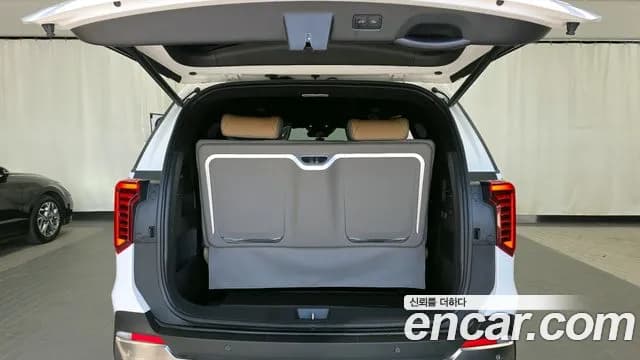 2025 Kia The New Carnival 4th Gen HEV 9-Seater Hi-Limousine (Special vehicle) Sold VIN KNANC81ABSS061089 – interior seats 2025 Kia The New Carnival 4th Gen HEV 9-Seater Hi-Limousine (Special vehicle) Sold VIN KNANC81ABSS061089 – interior seats