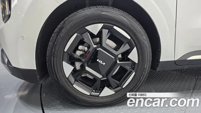 2025 Kia The New Carnival 4th Gen HEV 7seater Nobless Sold VIN KNANC81ABSS063616 – trunk area 2025 Kia The New Carnival 4th Gen HEV 7seater Nobless Sold VIN KNANC81ABSS063616 – trunk area