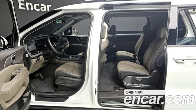 2025 Kia The New Carnival 4th Gen HEV 9seater Nobless Sold VIN KNANC81ABSS109207 – trunk area 2025 Kia The New Carnival 4th Gen HEV 9seater Nobless Sold VIN KNANC81ABSS109207 – trunk area