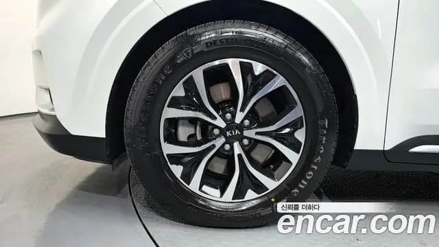 2021 Kia Carnival 4Generation 9-Seater Noblesse Sold VIN KNANC81BBMS004201 – rear exterior 2021 Kia Carnival 4Generation 9-Seater Noblesse Sold VIN KNANC81BBMS004201 – rear exterior