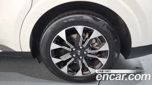 2021 Kia Carnival 4Generation 7-Seater Noblesse Sold VIN KNANC81BBMS019685 – undercarriage 2021 Kia Carnival 4Generation 7-Seater Noblesse Sold VIN KNANC81BBMS019685 – undercarriage