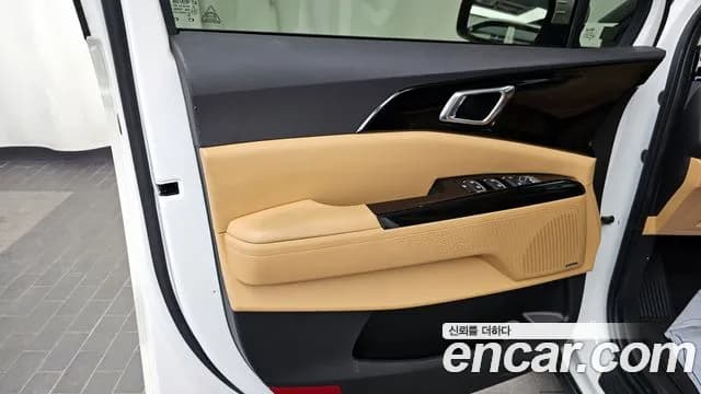 2021 Kia Carnival 4th Gen 9-Seater Noblesse Sold VIN KNANC81BBMS083998 – exterior detail 2021 Kia Carnival 4th Gen 9-Seater Noblesse Sold VIN KNANC81BBMS083998 – exterior detail