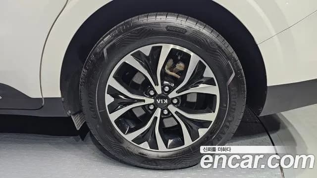 2021 Kia Carnival 4Generation 9-Seater Noblesse Sold VIN KNANC81BBMS115165 – exterior detail 2021 Kia Carnival 4Generation 9-Seater Noblesse Sold VIN KNANC81BBMS115165 – exterior detail