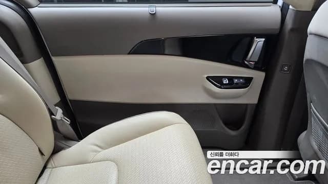 2022 Kia Carnival 4Generation 7-Seater Noblesse Sold VIN KNANC81BBNS147905 – rear exterior 2022 Kia Carnival 4Generation 7-Seater Noblesse Sold VIN KNANC81BBNS147905 – rear exterior