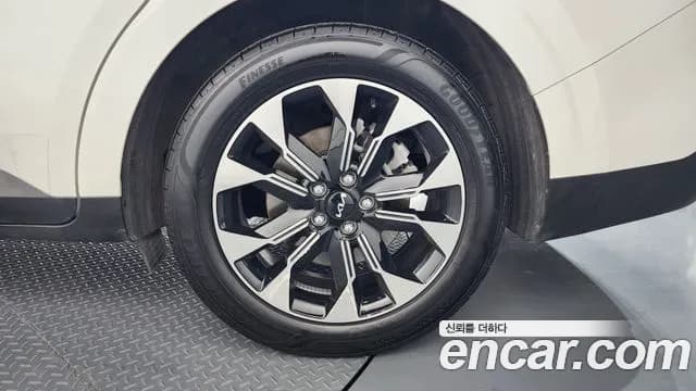 2022 Kia Carnival 4Generation 9-Seater Noblesse Sold VIN KNANC81BBNS172905 – undercarriage 2022 Kia Carnival 4Generation 9-Seater Noblesse Sold VIN KNANC81BBNS172905 – undercarriage