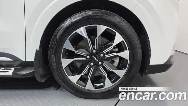 2022 Kia Carnival 4Generation 9-Seater Noblesse Sold VIN KNANC81BBNS180179 – trunk area 2022 Kia Carnival 4Generation 9-Seater Noblesse Sold VIN KNANC81BBNS180179 – trunk area