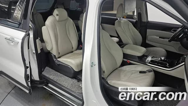 2023 Kia Carnival 4Generation 9-Seater Noblesse Sold VIN KNANC81BBPS218034 – trunk area 2023 Kia Carnival 4Generation 9-Seater Noblesse Sold VIN KNANC81BBPS218034 – trunk area
