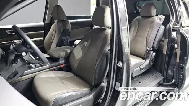 2025 Kia The New Carnival 4th Gen 7-Seater Outdoor Sold VIN KNANC81BBSS473272 – trunk area 2025 Kia The New Carnival 4th Gen 7-Seater Outdoor Sold VIN KNANC81BBSS473272 – trunk area