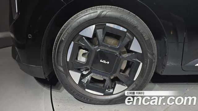 2025 Kia The New Carnival 4th Gen 7-Seater Noblesse Sold VIN KNANC81BBSS556189 – photo 21 2025 Kia The New Carnival 4th Gen 7-Seater Noblesse Sold VIN KNANC81BBSS556189 – photo 21
