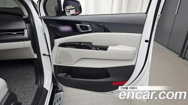 2021 Kia Carnival 4th Gen Gasoline 7-Seater Signature Sold VIN KNANE813BMS029933 – exterior detail 2021 Kia Carnival 4th Gen Gasoline 7-Seater Signature Sold VIN KNANE813BMS029933 – exterior detail