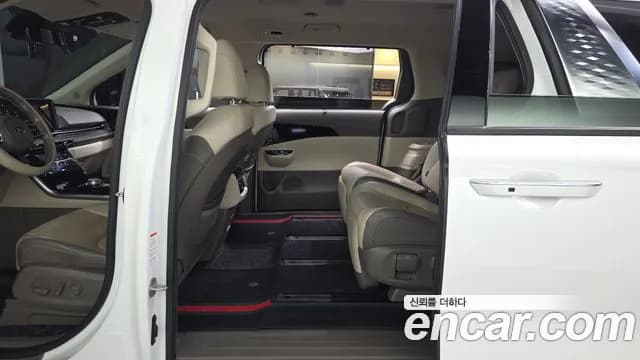 2021 Kia Carnival 4Generation Gasoline 7-Seater Signature Sold VIN KNANE813BMS050055 – trunk area 2021 Kia Carnival 4Generation Gasoline 7-Seater Signature Sold VIN KNANE813BMS050055 – trunk area