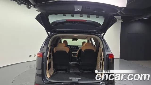 2021 Kia Carnival 4Generation Gasoline 9-Seater Signature Sold VIN KNANE813BMS053883 – interior seats 2021 Kia Carnival 4Generation Gasoline 9-Seater Signature Sold VIN KNANE813BMS053883 – interior seats