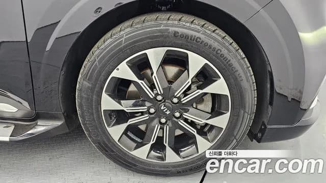 2021 Kia Carnival 4th Gen Gasoline 9-Seater Hi-Limousine Sold VIN KNANE813BMS090174 – photo 17 2021 Kia Carnival 4th Gen Gasoline 9-Seater Hi-Limousine Sold VIN KNANE813BMS090174 – photo 17