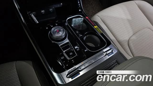 2021 Kia Carnival 4Generation Gasoline 7-Seater Hi-Limousine Sold VIN KNANE813BMS106405 – rear exterior 2021 Kia Carnival 4Generation Gasoline 7-Seater Hi-Limousine Sold VIN KNANE813BMS106405 – rear exterior