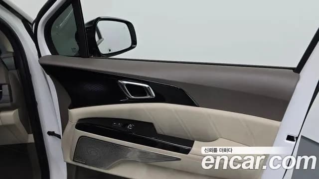 2021 Kia Carnival 4Generation Gasoline 7-Seater Signature Sold VIN KNANE813BMS116842 – exterior detail 2021 Kia Carnival 4Generation Gasoline 7-Seater Signature Sold VIN KNANE813BMS116842 – exterior detail