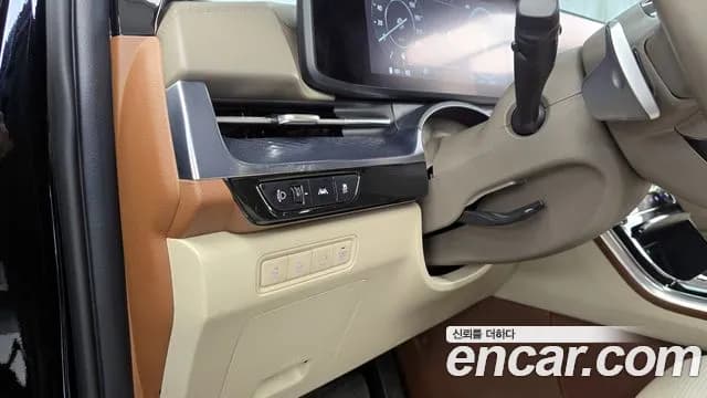2023 Kia Carnival 4Generation Gasoline 9-seater Limousine(Special vehicle) Sold VIN KNANE813BPS235223 – interior seats 2023 Kia Carnival 4Generation Gasoline 9-seater Limousine(Special vehicle) Sold VIN KNANE813BPS235223 – interior seats