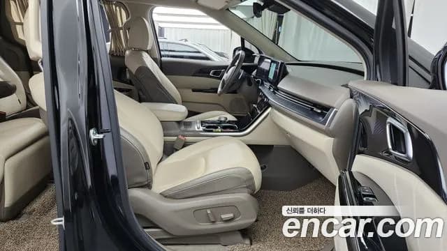 2023 Kia Carnival 4Generation Gasoline 7-Seater Hi-Limousine Sold VIN KNANE813BPS270374 – interior seats 2023 Kia Carnival 4Generation Gasoline 7-Seater Hi-Limousine Sold VIN KNANE813BPS270374 – interior seats