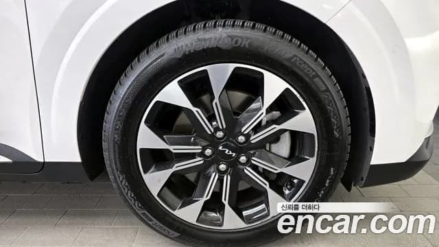 2023 Kia Carnival 4Generation Gasoline 7-Seater Signature Sold VIN KNANE813BPS287742 – rear exterior 2023 Kia Carnival 4Generation Gasoline 7-Seater Signature Sold VIN KNANE813BPS287742 – rear exterior