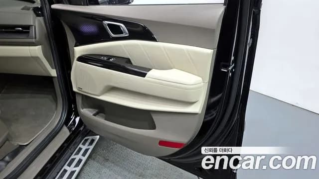 2023 Kia Carnival 4Generation Gasoline 9-seater Limousine(Special vehicle) Sold VIN KNANE813BPS314100 – interior seats 2023 Kia Carnival 4Generation Gasoline 9-seater Limousine(Special vehicle) Sold VIN KNANE813BPS314100 – interior seats