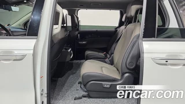 2024 Kia The New Carnival 4th Gen Gasoline 9-Seater Signature Sold VIN KNANE813BRS408024 – photo 12 2024 Kia The New Carnival 4th Gen Gasoline 9-Seater Signature Sold VIN KNANE813BRS408024 – photo 12
