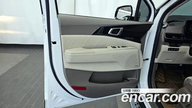 2024 Kia The New Carnival 4th Gen Gasoline 7-Seater Hi Limousine Sold VIN KNANE813BRS426077 – photo 26 2024 Kia The New Carnival 4th Gen Gasoline 7-Seater Hi Limousine Sold VIN KNANE813BRS426077 – photo 26