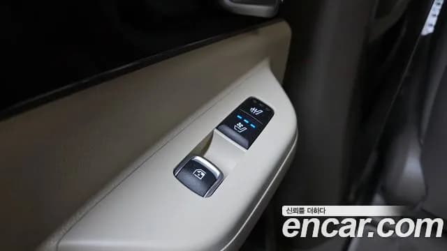 2025 Kia The New Carnival 4th Gen Gasoline 7-Seater Hi Limousine Sold VIN KNANE813BSS491510 – rear exterior 2025 Kia The New Carnival 4th Gen Gasoline 7-Seater Hi Limousine Sold VIN KNANE813BSS491510 – rear exterior