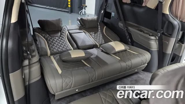 2025 Kia The New Carnival 4th Gen Gasoline 9-Seater Hi Limousine (7-seater Limousine(Special vehicle) Sold VIN KNANE813BSS496299 – rear exterior 2025 Kia The New Carnival 4th Gen Gasoline 9-Seater Hi Limousine (7-seater Limousine(Special vehicle) Sold VIN KNANE813BSS496299 – rear exterior
