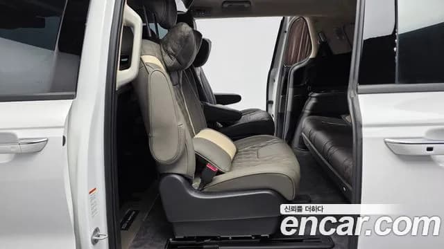 2025 Kia The New Carnival 4th Gen Gasoline 9-Seater Hi Limousine (7-seater Limousine(Special vehicle) Sold VIN KNANE813BSS496299 – photo 11 2025 Kia The New Carnival 4th Gen Gasoline 9-Seater Hi Limousine (7-seater Limousine(Special vehicle) Sold VIN KNANE813BSS496299 – photo 11