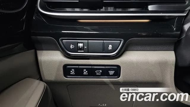 2025 Kia The New Carnival 4th Gen Gasoline 9-Seater Gravity Sold VIN KNANE813BSS500401 – interior seats 2025 Kia The New Carnival 4th Gen Gasoline 9-Seater Gravity Sold VIN KNANE813BSS500401 – interior seats