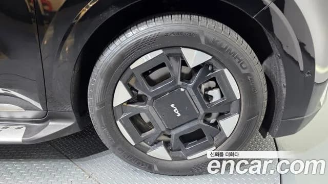 2025 Kia The New Carnival 4th Gen Gasoline 9-Seater Hi Limousine Sold VIN KNANE813BSS503117 – photo 14 2025 Kia The New Carnival 4th Gen Gasoline 9-Seater Hi Limousine Sold VIN KNANE813BSS503117 – photo 14