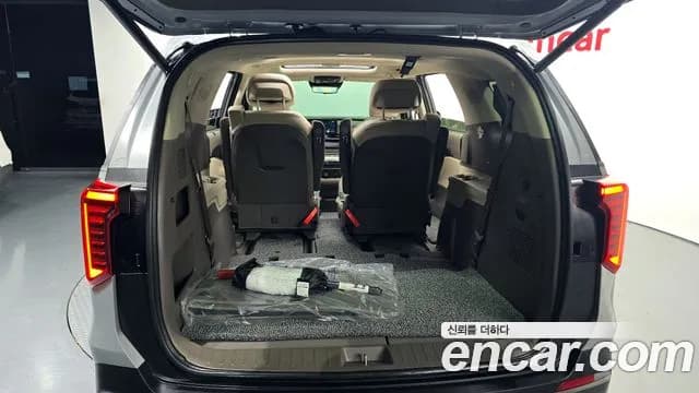 2025 Kia The New Carnival 4th Gen Gasoline 7-Seater Gravity Sold VIN KNANE813BSS511408 – interior seats 2025 Kia The New Carnival 4th Gen Gasoline 7-Seater Gravity Sold VIN KNANE813BSS511408 – interior seats