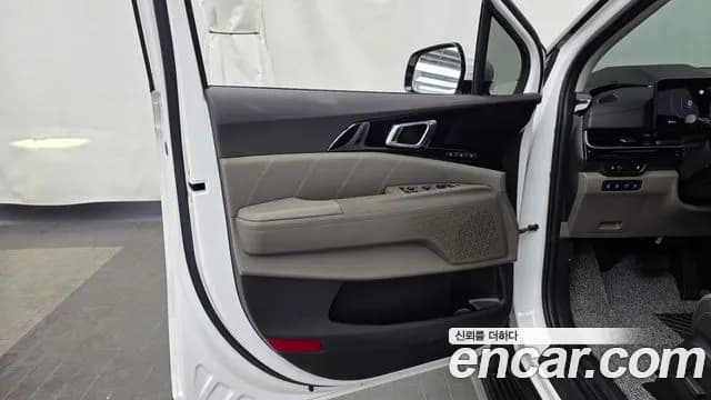 2025 Kia The New Carnival 4th Gen Gasoline 9-Seater Signature Sold VIN KNANE813BSS536431 – photo 36 2025 Kia The New Carnival 4th Gen Gasoline 9-Seater Signature Sold VIN KNANE813BSS536431 – photo 36