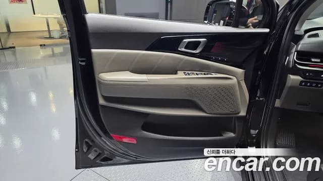 2025 Kia The New Carnival 4th Gen Gasoline 9-Seater Signature Sold VIN KNANE813BSS539038 – photo 13 2025 Kia The New Carnival 4th Gen Gasoline 9-Seater Signature Sold VIN KNANE813BSS539038 – photo 13