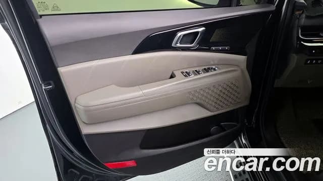 2025 Kia The New Carnival 4th Gen Gasoline 9-Seater Gravity Sold VIN KNANE813BSS541493 – trunk area 2025 Kia The New Carnival 4th Gen Gasoline 9-Seater Gravity Sold VIN KNANE813BSS541493 – trunk area