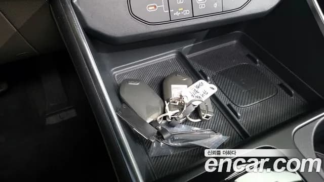 2024 Kia The New Carnival 4th Gen HEV 9seater Signature Sold VIN KNANE81ABRS004706 – trunk area 2024 Kia The New Carnival 4th Gen HEV 9seater Signature Sold VIN KNANE81ABRS004706 – trunk area