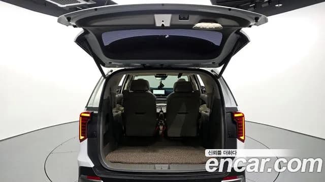 2024 Kia The New Carnival 4th Gen HEV 7seater Signature Sold VIN KNANE81ABRS009306 – trunk area 2024 Kia The New Carnival 4th Gen HEV 7seater Signature Sold VIN KNANE81ABRS009306 – trunk area
