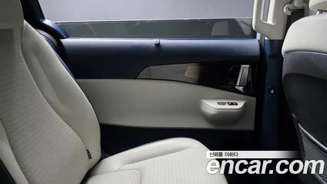 2024 Kia The New Carnival 4th Gen HEV 9seater Signature Sold VIN KNANE81ABRS010990 – trunk area 2024 Kia The New Carnival 4th Gen HEV 9seater Signature Sold VIN KNANE81ABRS010990 – trunk area
