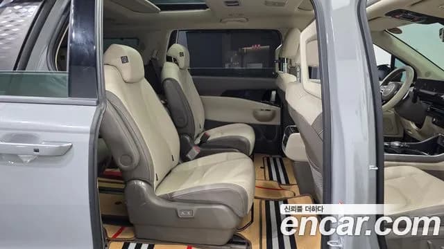2024 Kia The New Carnival 4th Gen HEV 9seater Gravity Sold VIN KNANE81ABRS012236 – trunk area 2024 Kia The New Carnival 4th Gen HEV 9seater Gravity Sold VIN KNANE81ABRS012236 – trunk area
