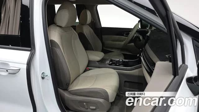 2025 Kia The New Carnival 4th Gen HEV 7-Seater Hi Limousine Sold VIN KNANE81ABSS034517 – trunk area 2025 Kia The New Carnival 4th Gen HEV 7-Seater Hi Limousine Sold VIN KNANE81ABSS034517 – trunk area